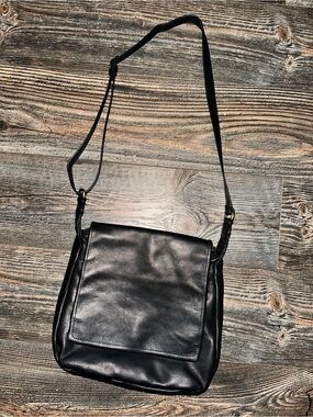 Vintage “Derek Alexander” Classic Leather Crossbody Flap Bag w/ Adjustable Strap